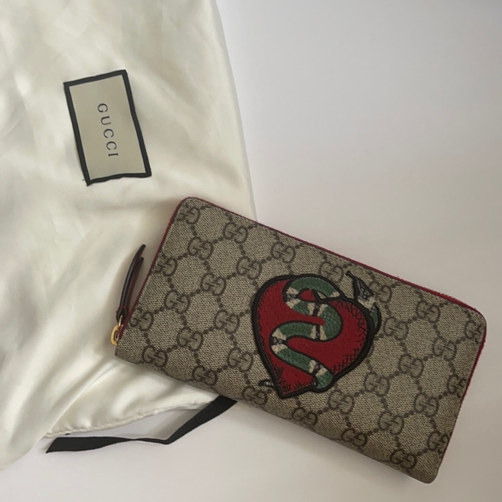 Gucci Snake Zippy Wallet